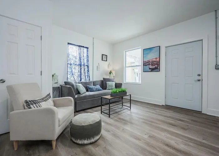 Unit 10 Cozy Convenient Near Offers * Pensacola
