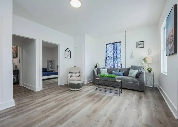 Unit 10 Cozy Convenient Near Offers Holiday home *