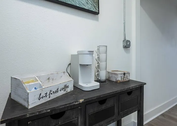 Unit 10 Cozy Convenient Near Offers