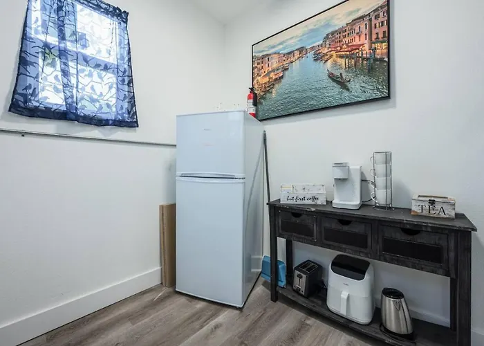 Unit 10 Cozy Convenient Near Offers *